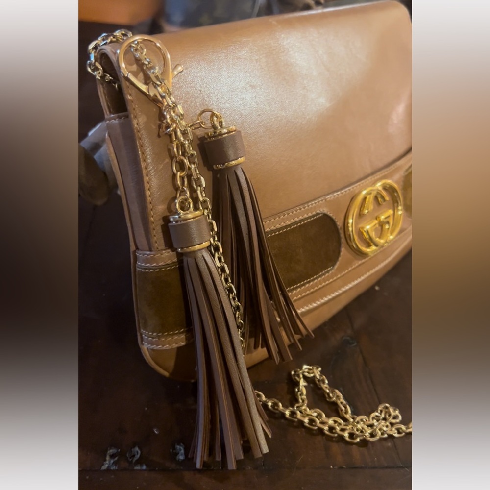 ❗️SOLD❗️Gucci Clutch😍Beautiful very unique Piece vintg great cond 11”x6.5😍😍 - Picture 6 of 16
